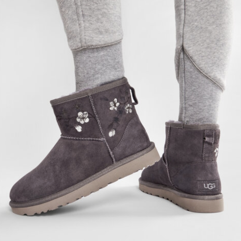 UGG Classic Mini Blossom